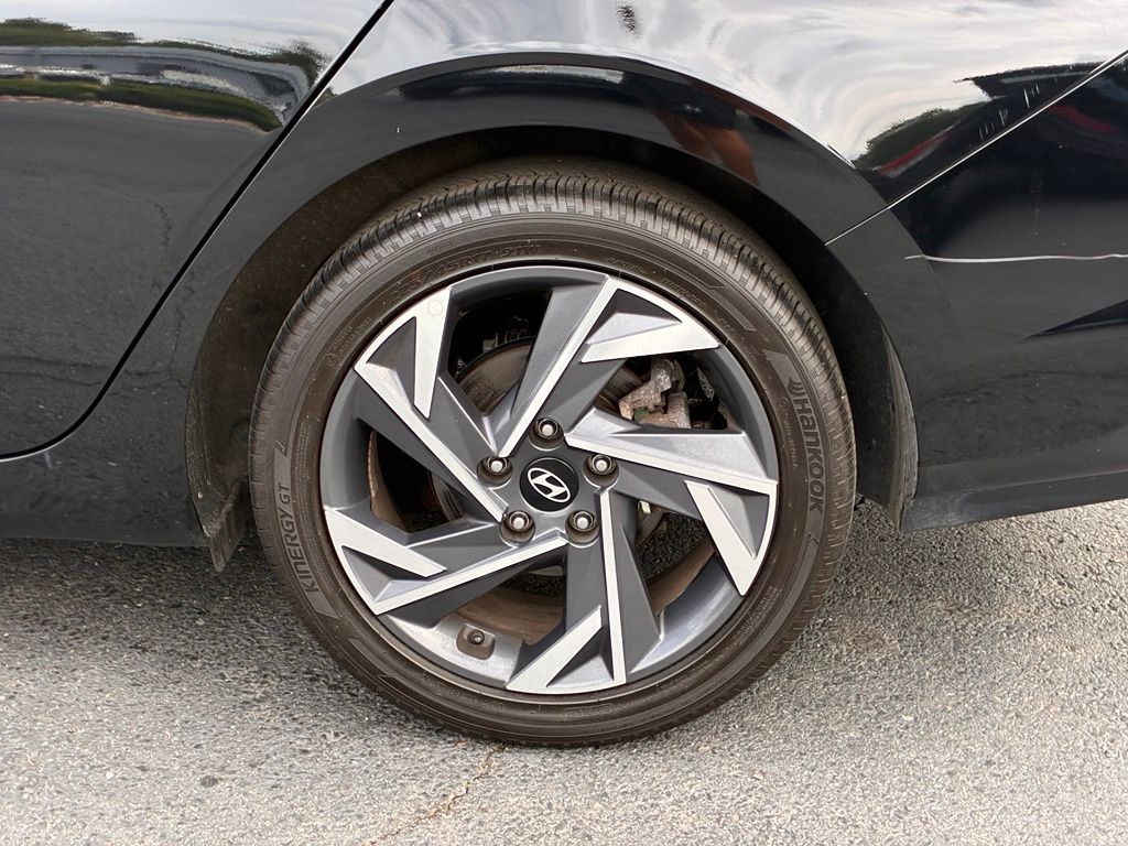 2025 Hyundai Elantra Limited - Photo 48