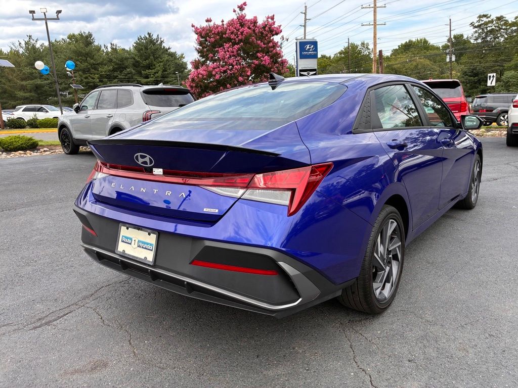 2025 Hyundai Elantra Blue - Photo 7