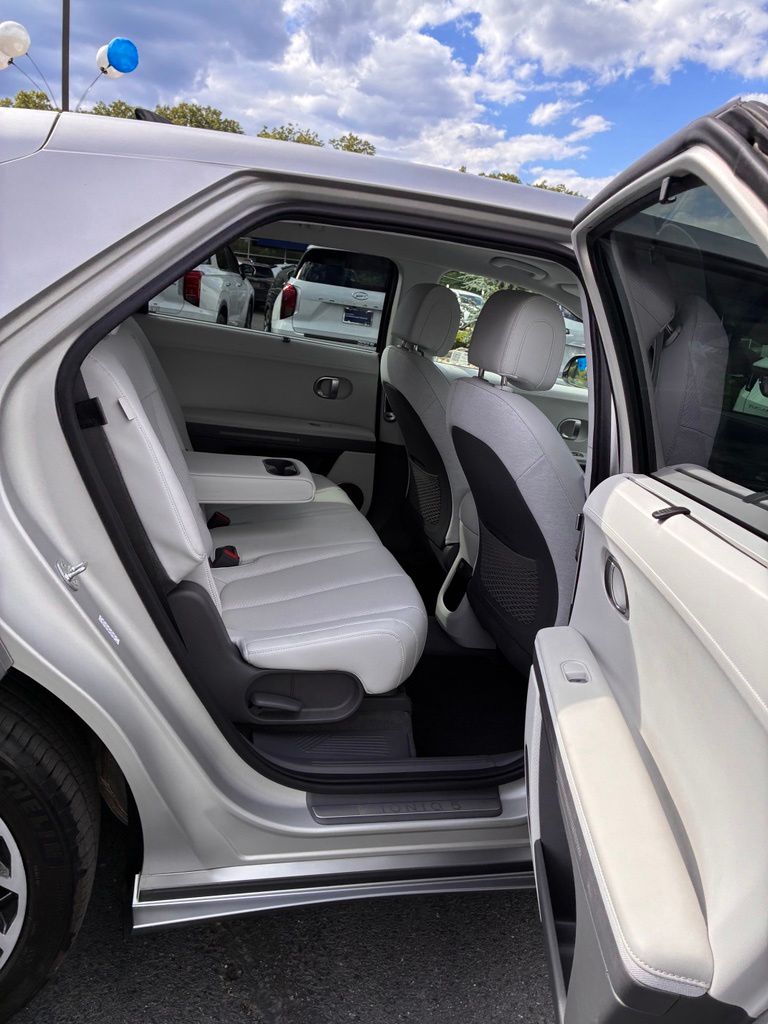 2024 Hyundai IONIQ 5 Limited - Photo 25