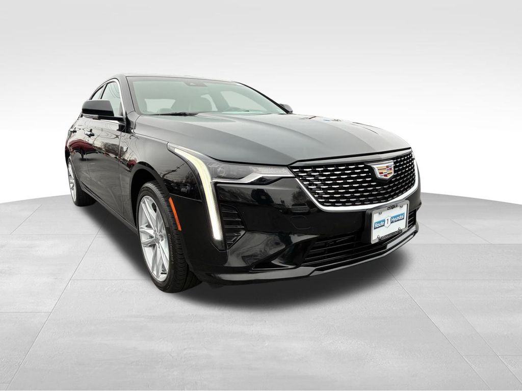2022 Cadillac CT4 Luxury's photo