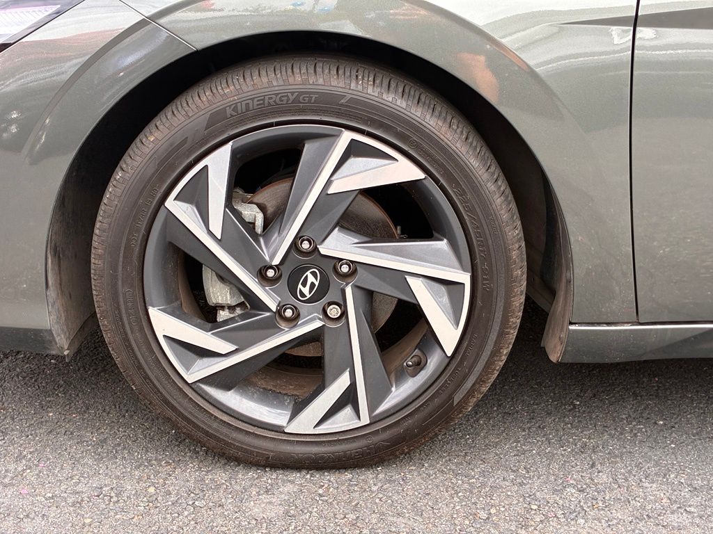 2025 Hyundai Elantra Limited - Photo 44