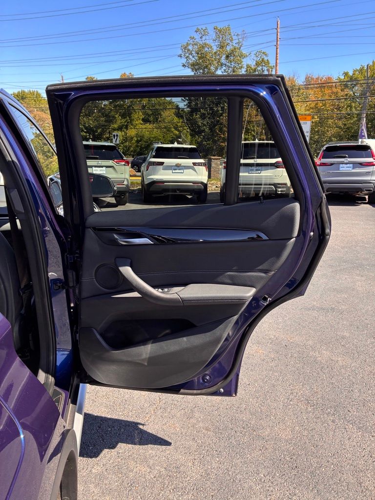 2018 BMW X1 28i - Photo 24