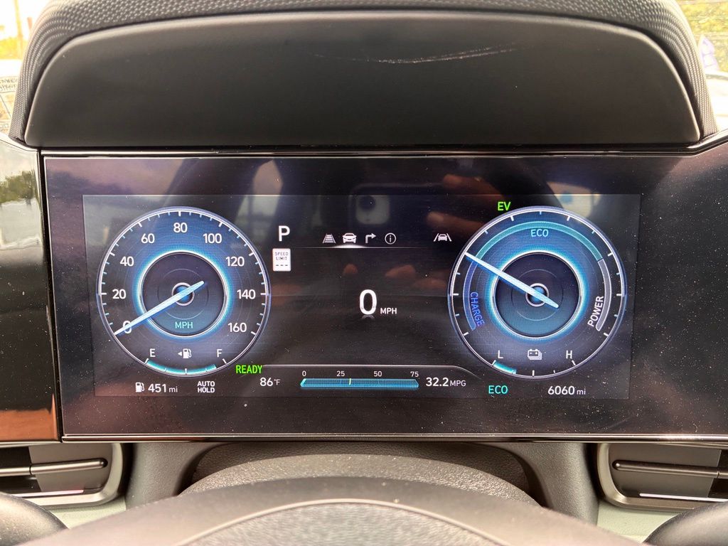2025 Hyundai Elantra Limited - Photo 29