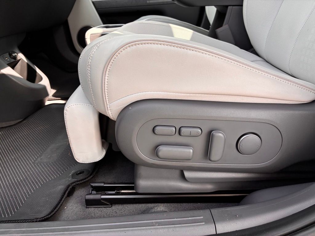 2024 Hyundai IONIQ 5 Limited - Photo 22