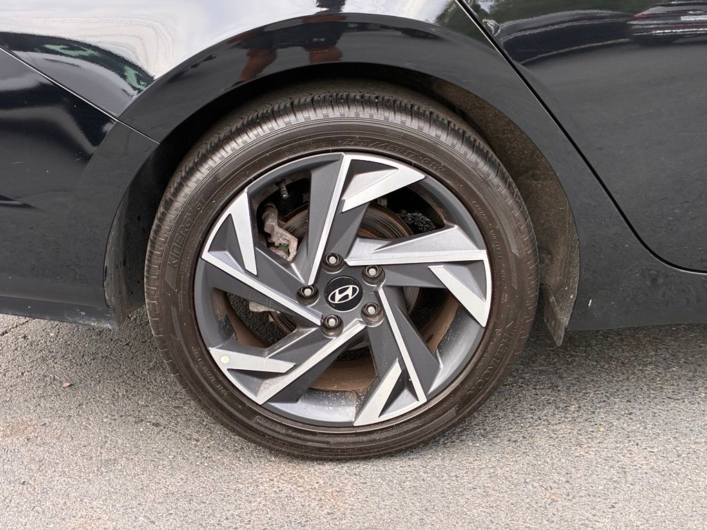 2025 Hyundai Elantra Limited - Photo 49