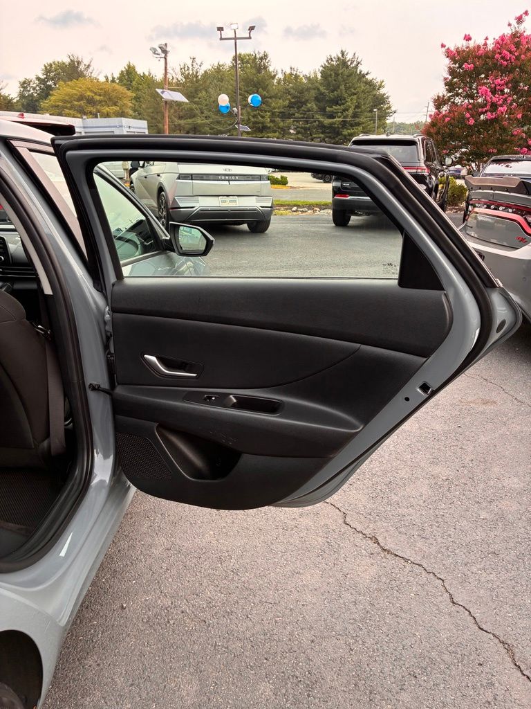 2022 Hyundai Elantra SEL - Photo 19