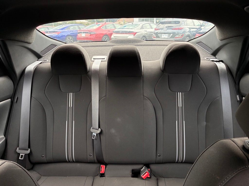 2025 Hyundai Elantra Blue - Photo 13