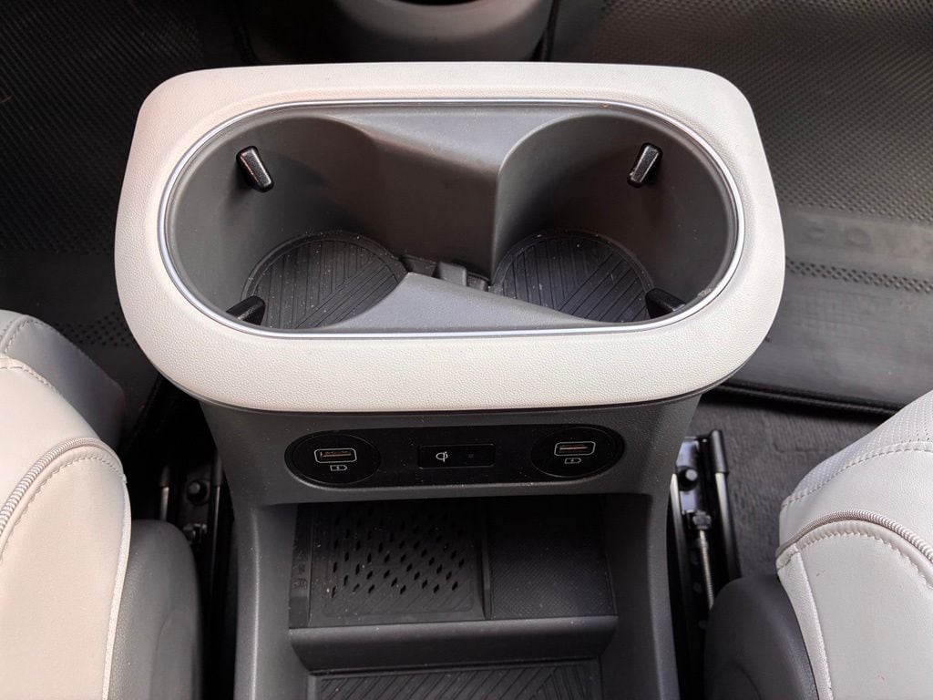 2024 Hyundai IONIQ 5 Limited - Photo 40