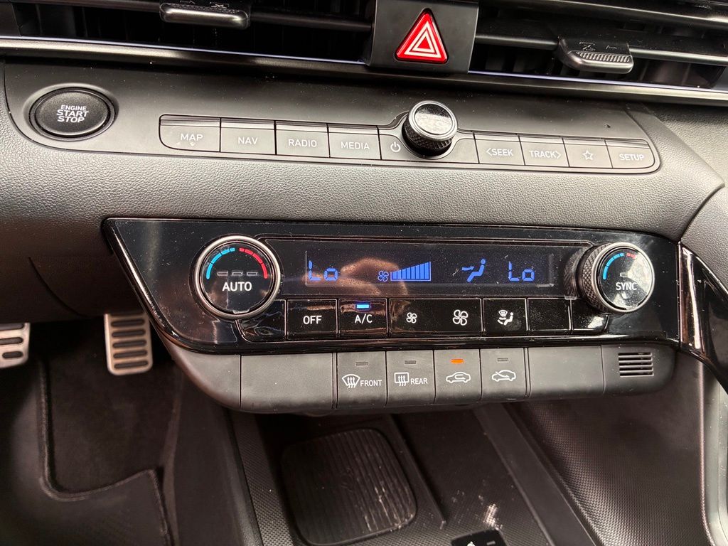 2025 Hyundai Elantra Blue - Photo 33