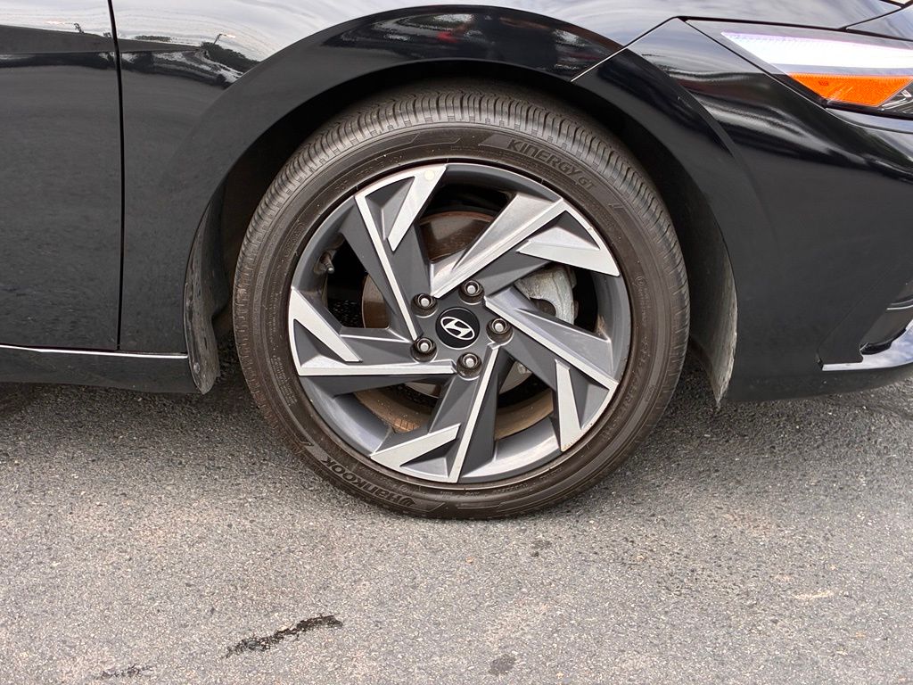 2025 Hyundai Elantra Limited - Photo 50