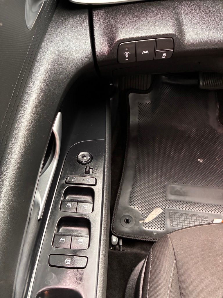 2022 Hyundai Elantra SEL - Photo 24