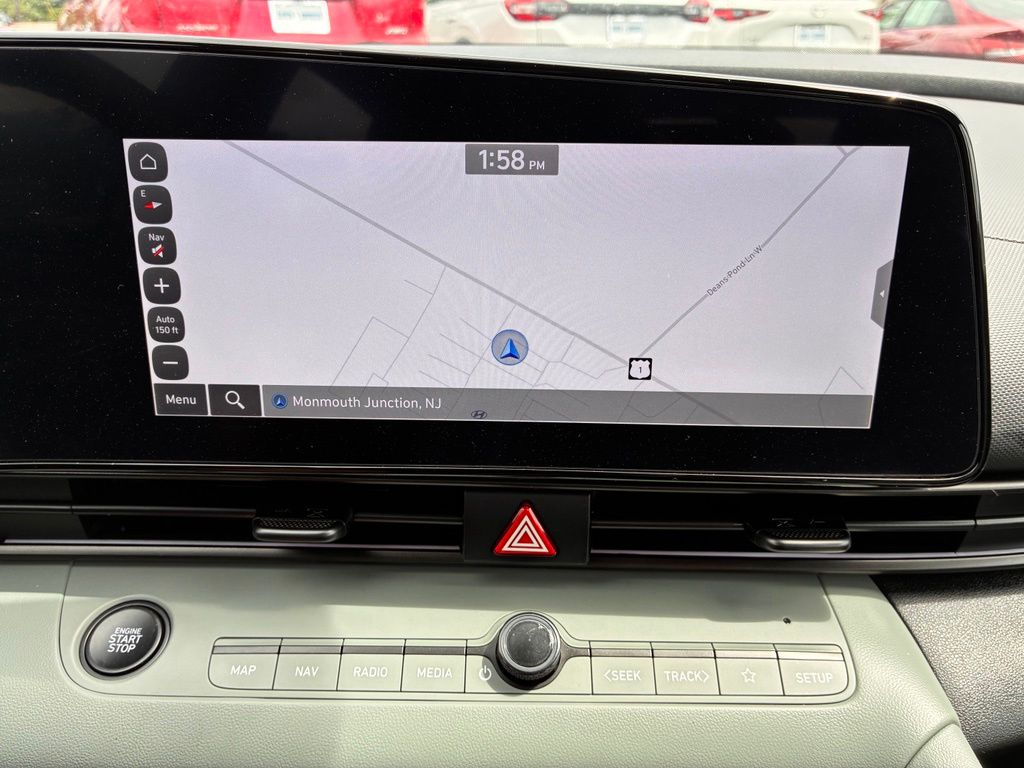 2025 Hyundai Elantra Limited - Photo 30