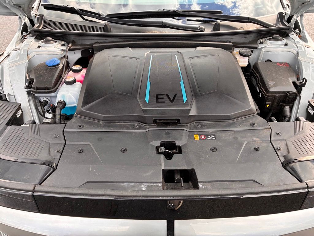 2024 Hyundai IONIQ 5 Limited - Photo 9