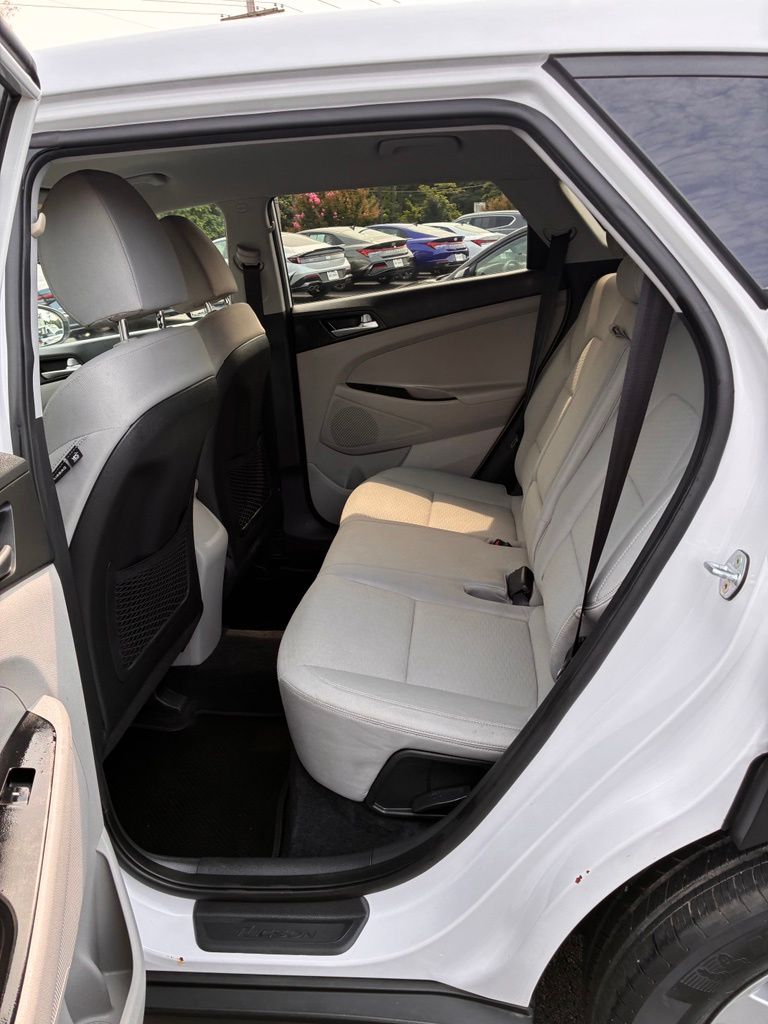 2019 Hyundai Tucson SE - Photo 23