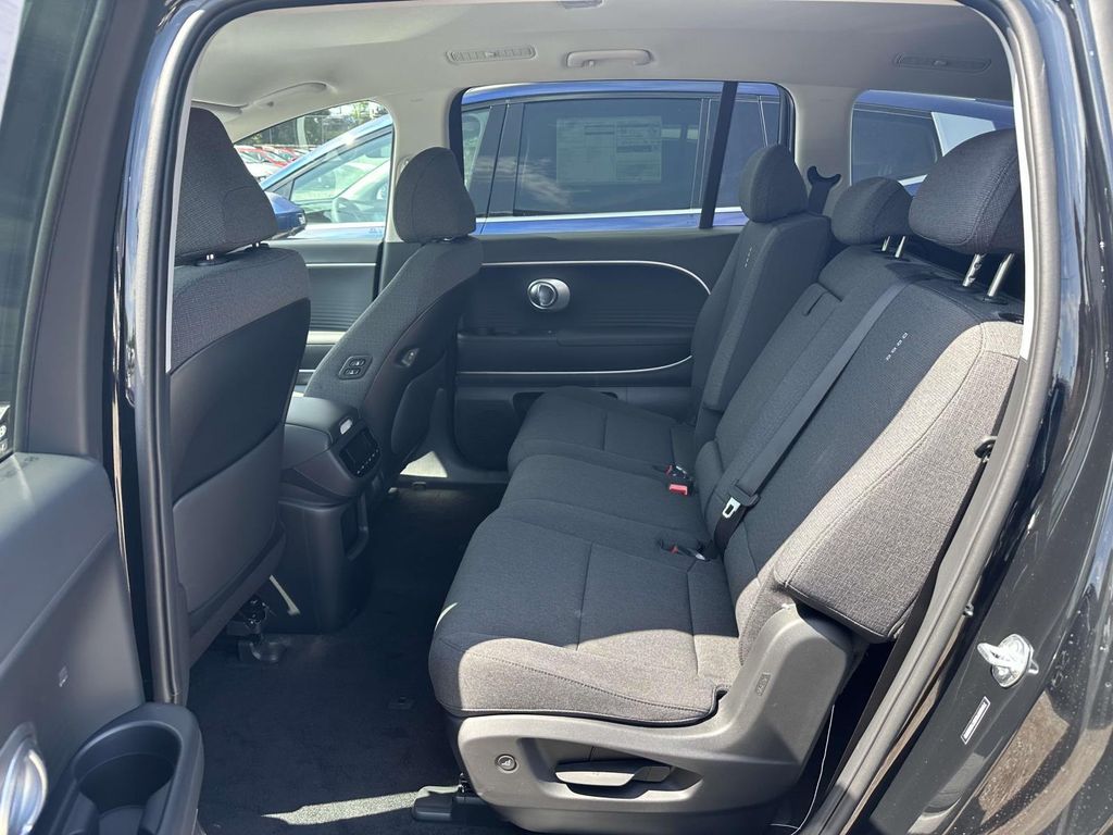 2026 Hyundai IONIQ 9 SE - Photo 12