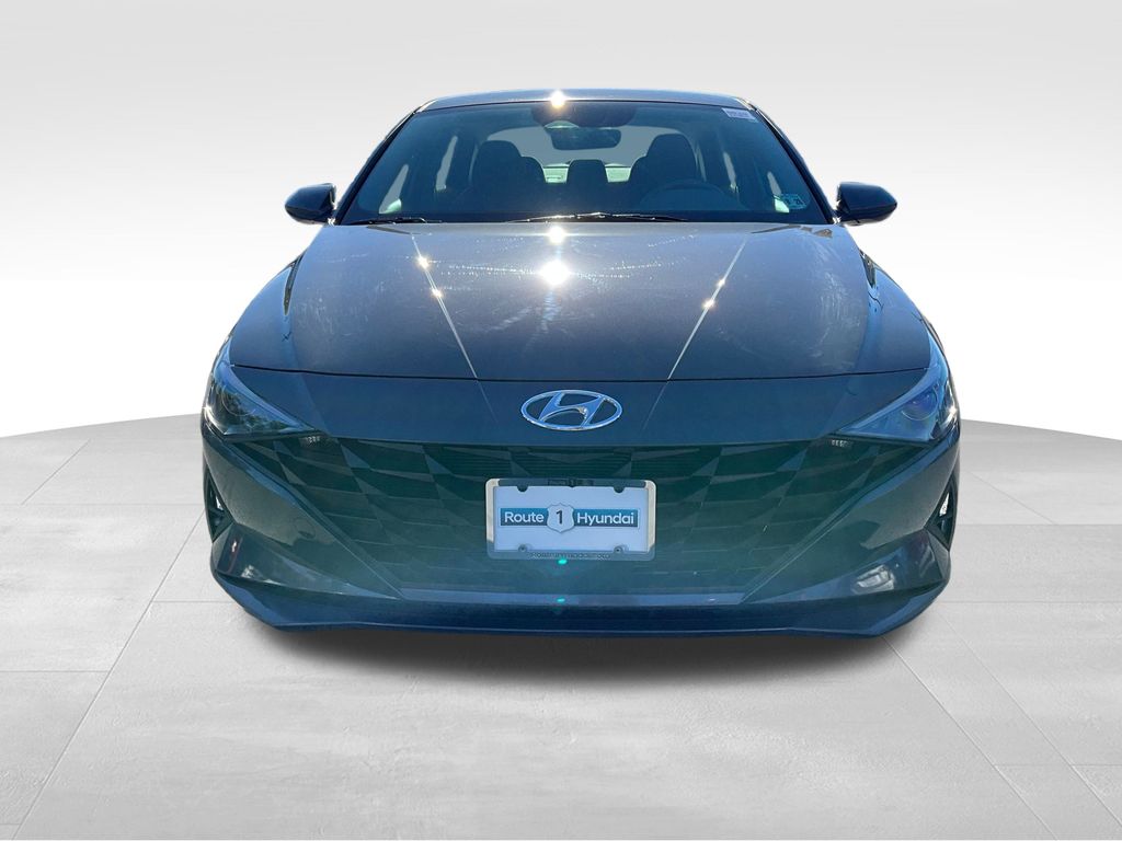 2023 Hyundai Elantra SEL photo 2