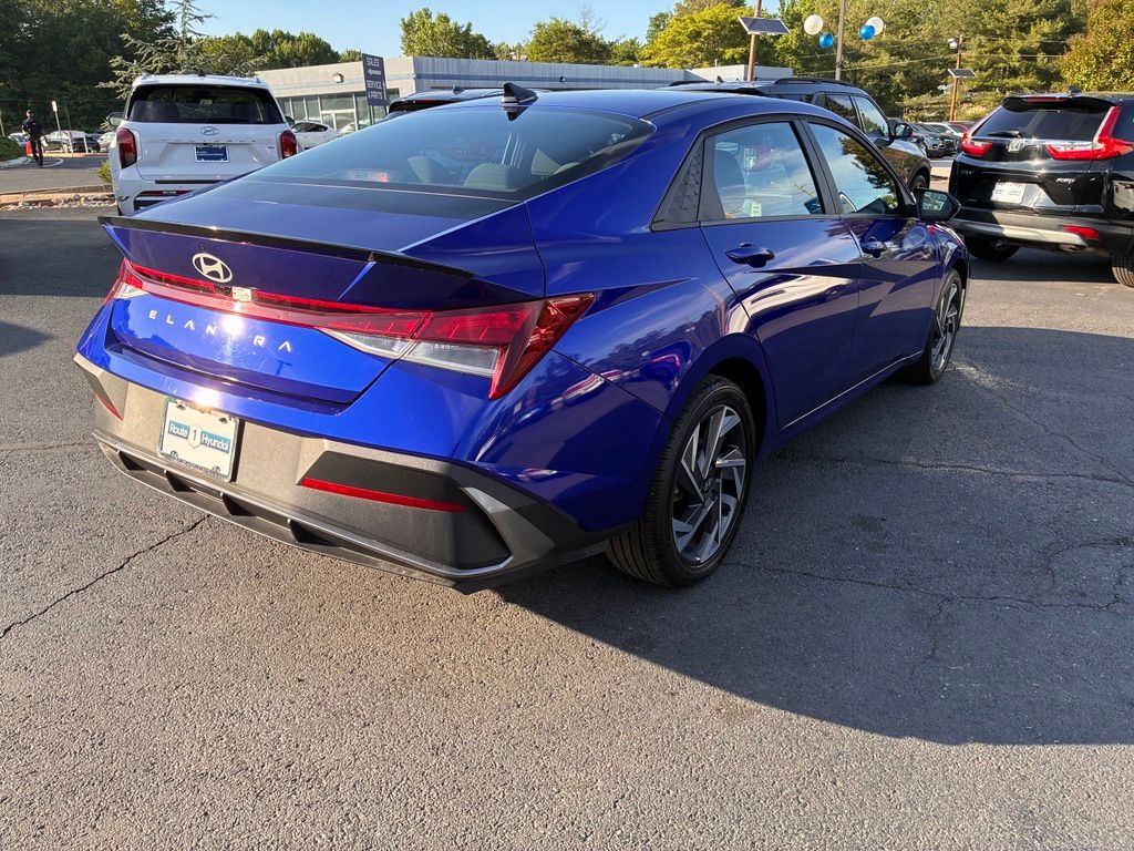 2025 Hyundai Elantra SEL - Photo 7