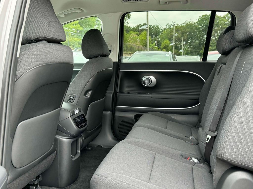 2026 Hyundai IONIQ 9 SE - Photo 10