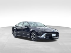 2026 Hyundai Sonata Hybrid Blue Sedan