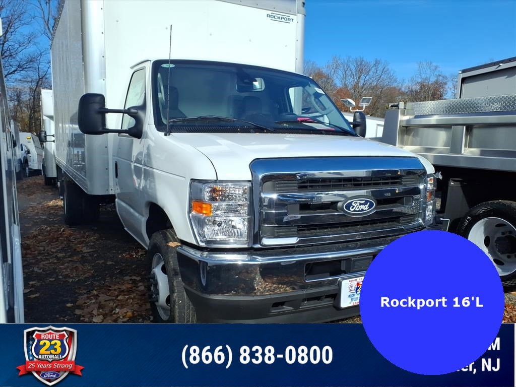 2026 Ford E-Series DRW E-450 Super Duty 176 in WB's photo