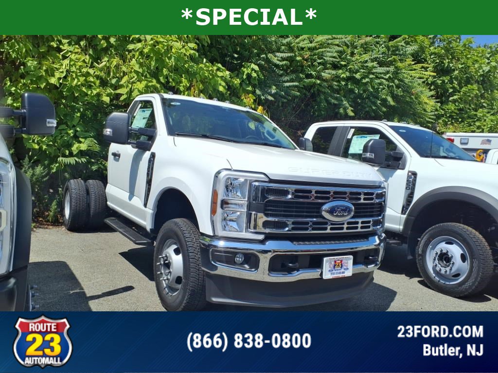 2025 Ford F-350 Chassis Truck Regular Cab 