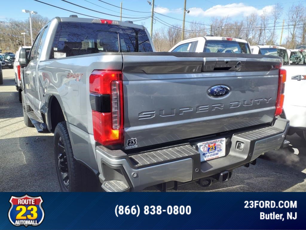 2024 Ford F-350 XLT photo 3