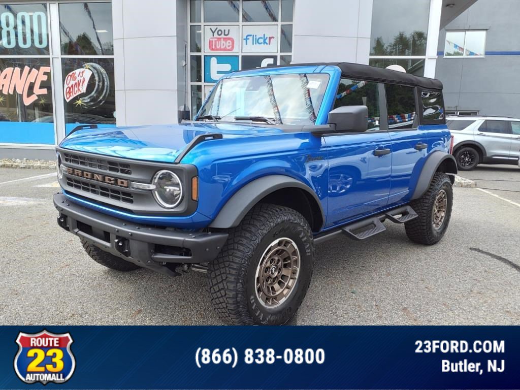 2024 Ford Bronco Black Diamond photo 2