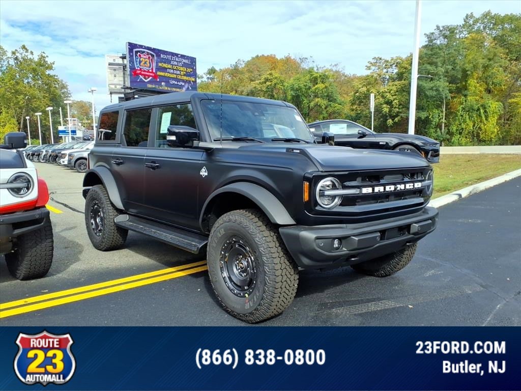 2025 Ford Bronco 4-Door Outer Banks's photo