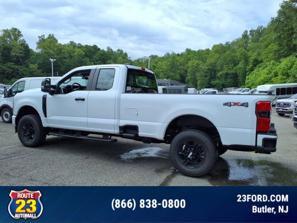 2025 Ford F-350 XL photo 4