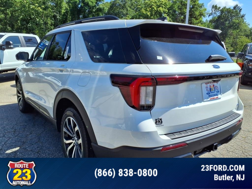 2025 Ford Explorer ST-Line photo 3