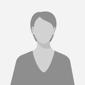 Staff member Lorna from ID_272be9