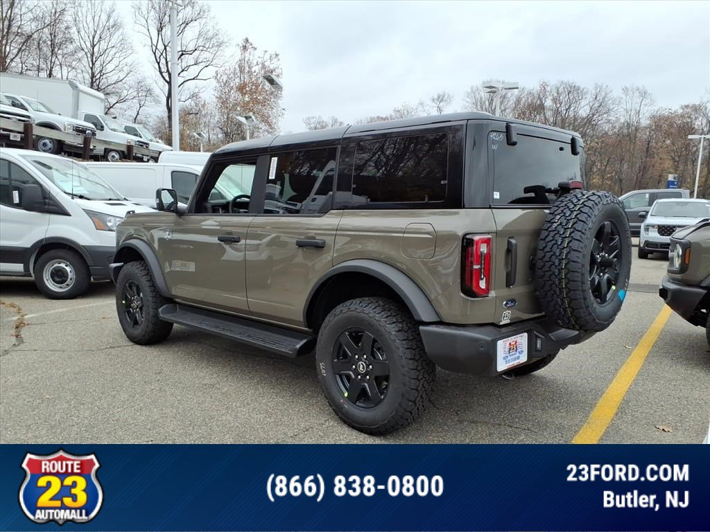 2025 Ford Bronco Outer Banks photo 4