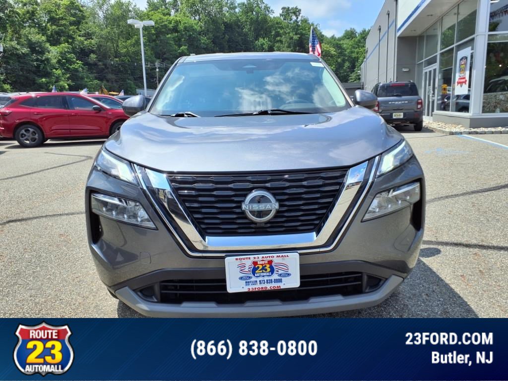 2023 Nissan Rogue SV photo 2