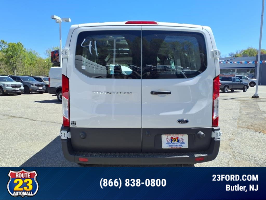 2025 Ford Transit photo 4