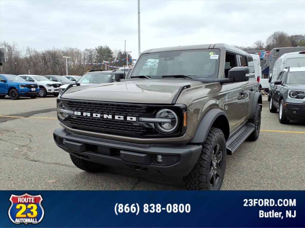 2025 Ford Bronco Outer Banks photo 3