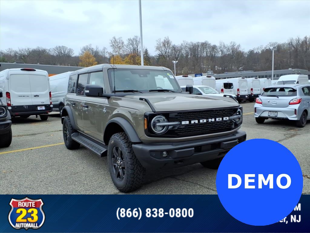 2025 Ford Bronco 4-Door Outer Banks's photo