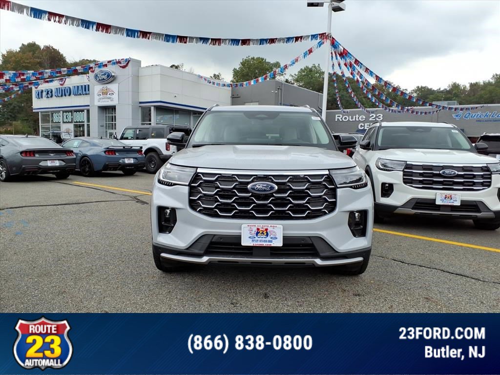 2025 Ford Explorer Platinum photo 2