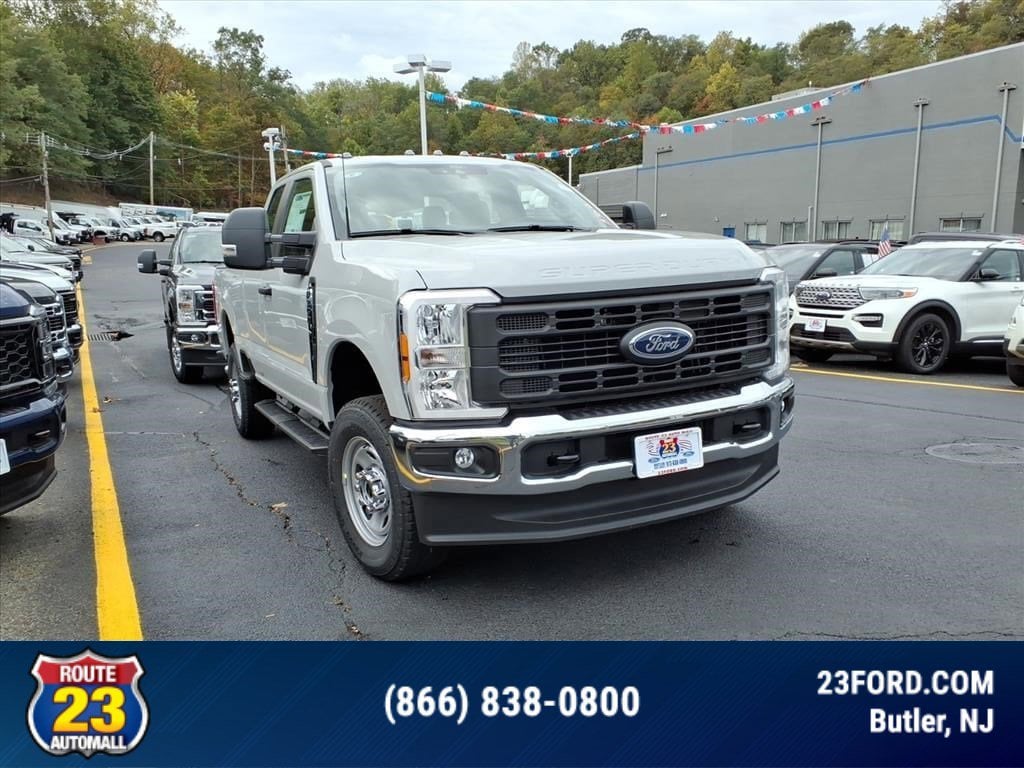 2026 Ford F-350 Super Duty XL's photo