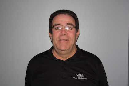 Staff member Steve Boxenbaum from ID_063b3fdb09e6