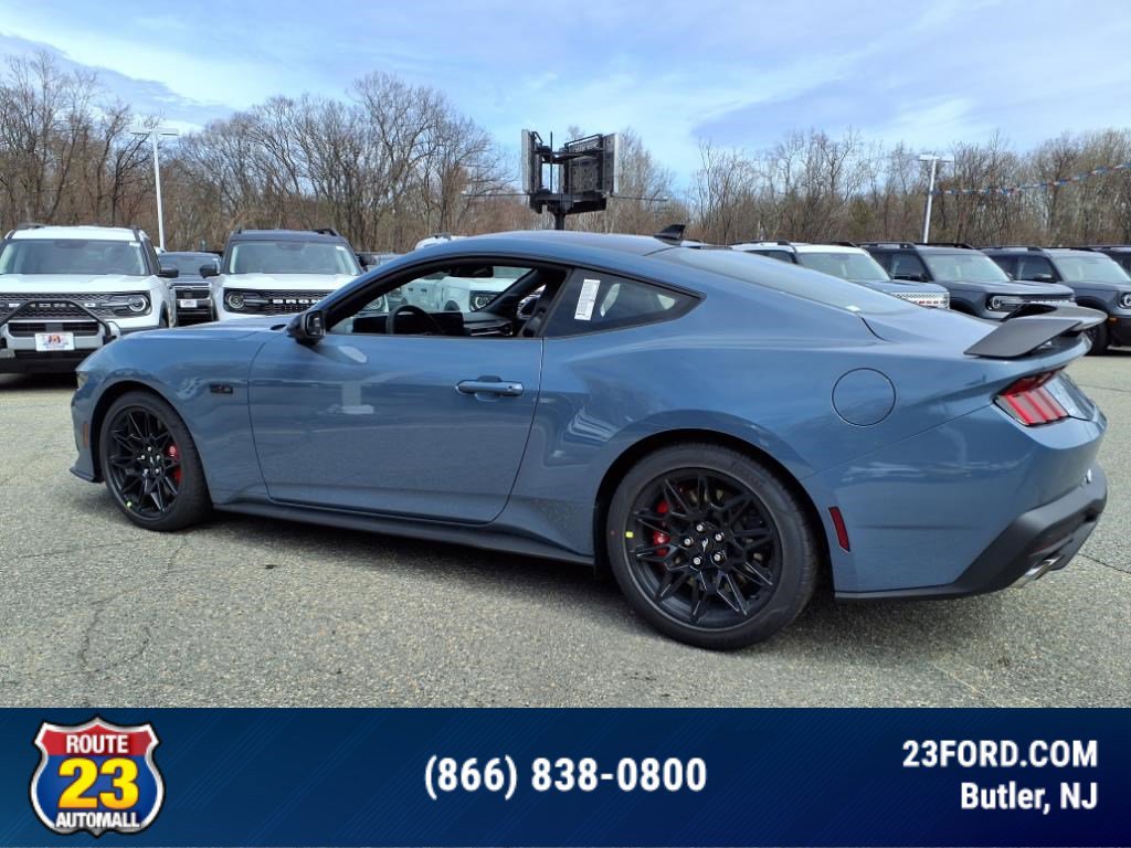2025 Ford Mustang GT Premium photo 4