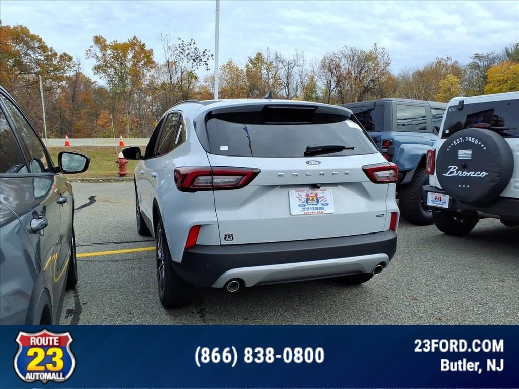 New 2026 Ford Escape PHEV SUV