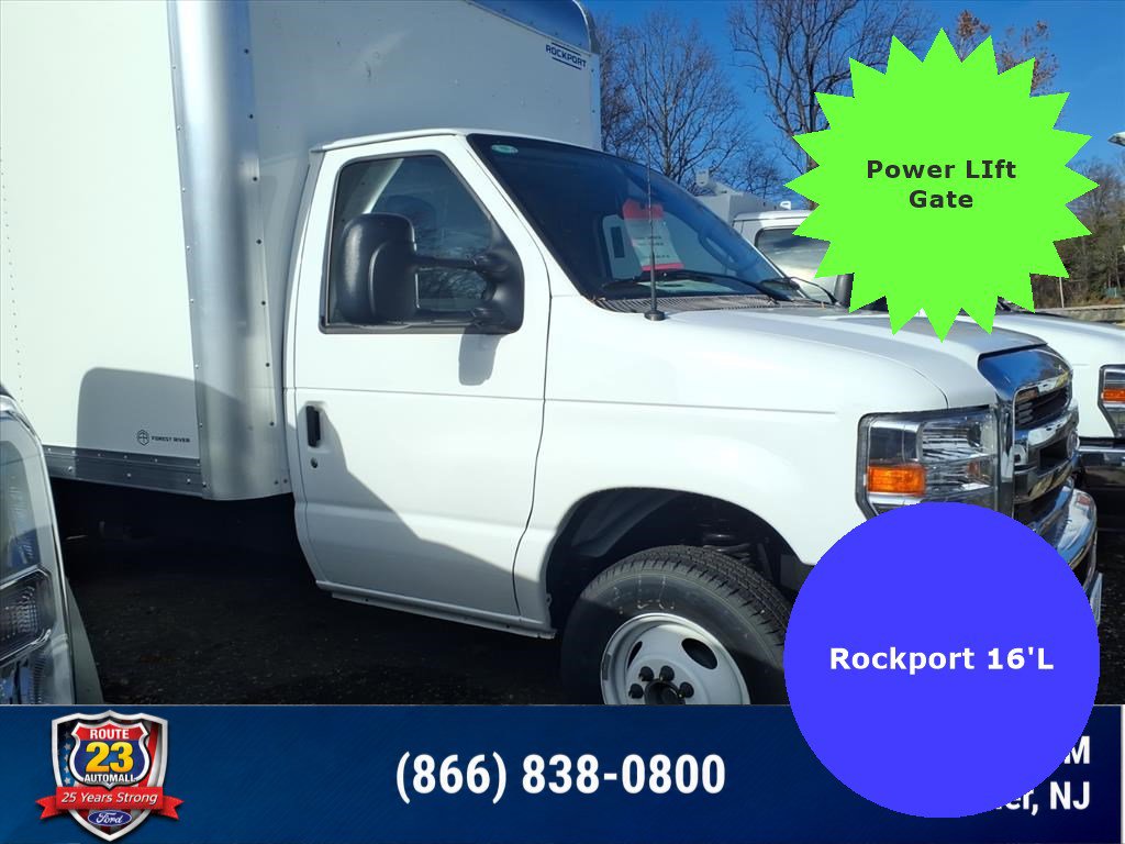 2026 Ford E-Series DRW E-450 Super Duty 176 in WB's photo