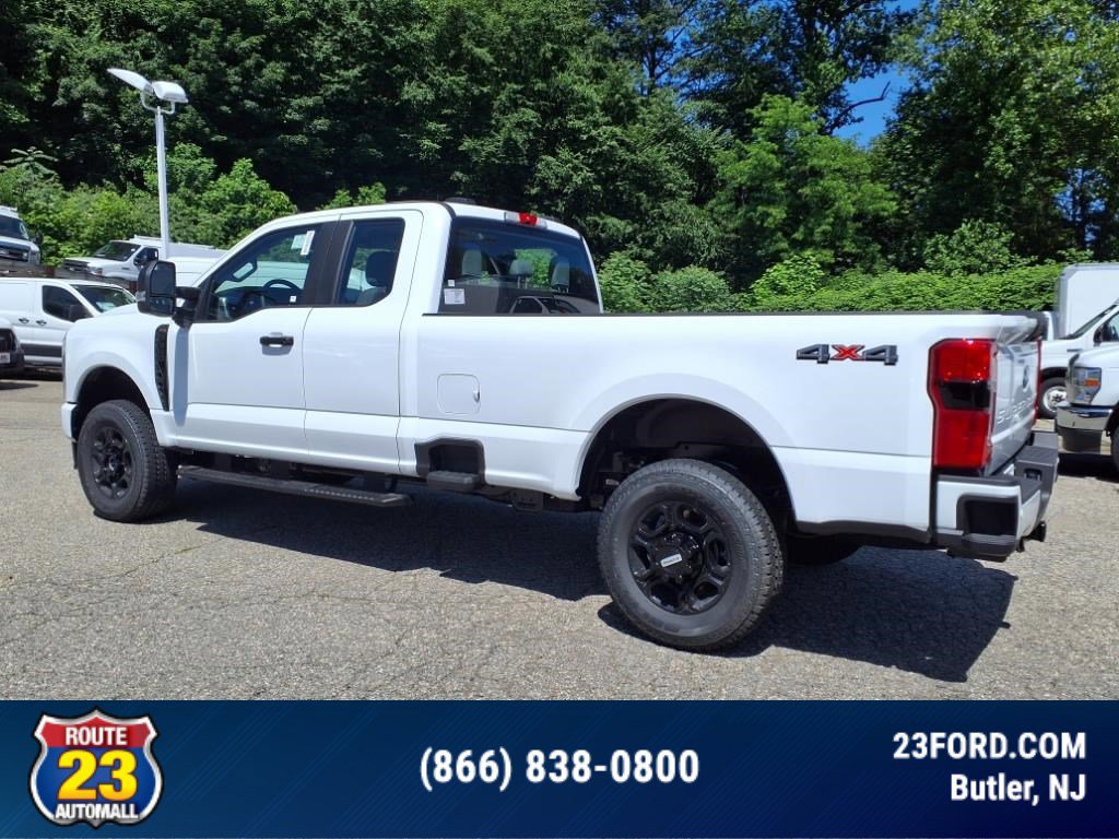 2025 Ford F-350 XL photo 4