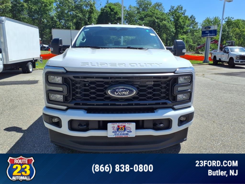 2025 Ford F-350 XL photo 2