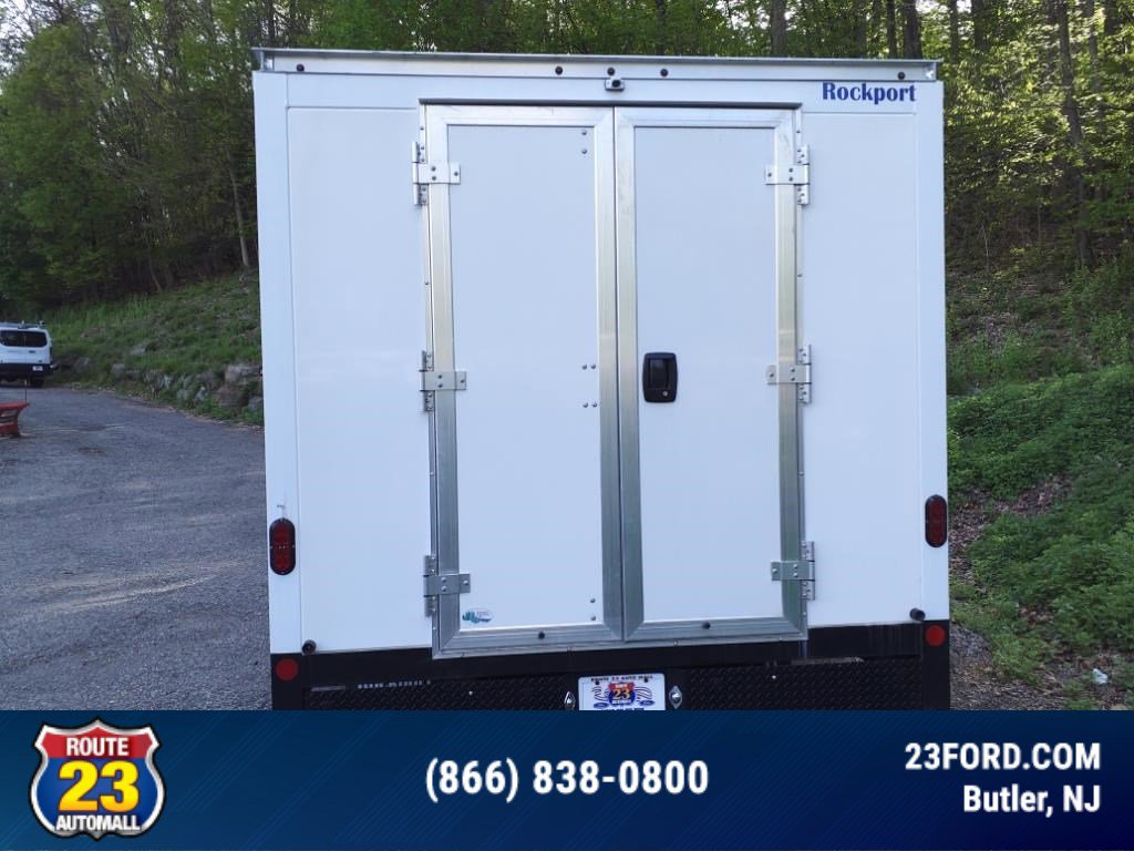 2024 Ford E-450 Cutaway DRW photo 4