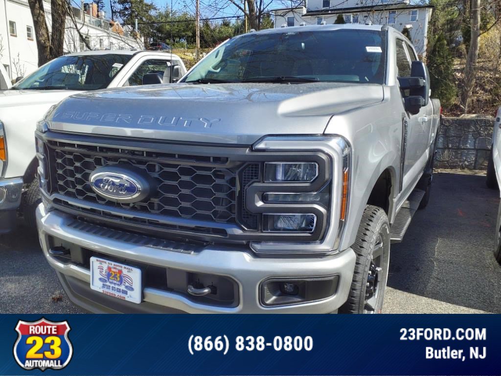 2024 Ford F-350 XLT photo 2