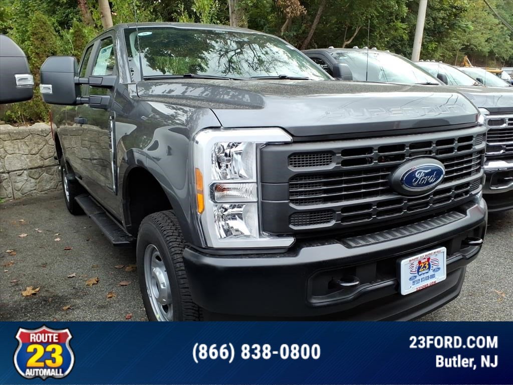 2026 Ford F-350 Super Duty XL's photo