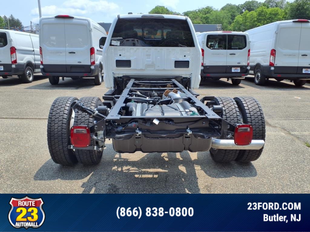 2025 Ford F-550 XL photo 4