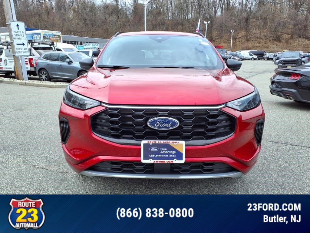 2024 Ford Escape ST-Line photo 2