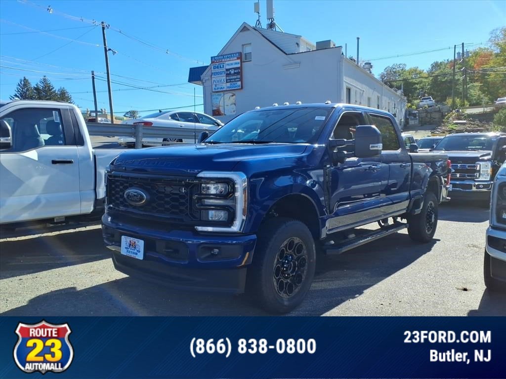 New 2026 Ford F-350 XLT Truck Crew Cab